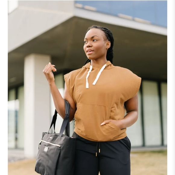 Zyia Camel Knockout Cinch Hoodie - Picture 5 of 10